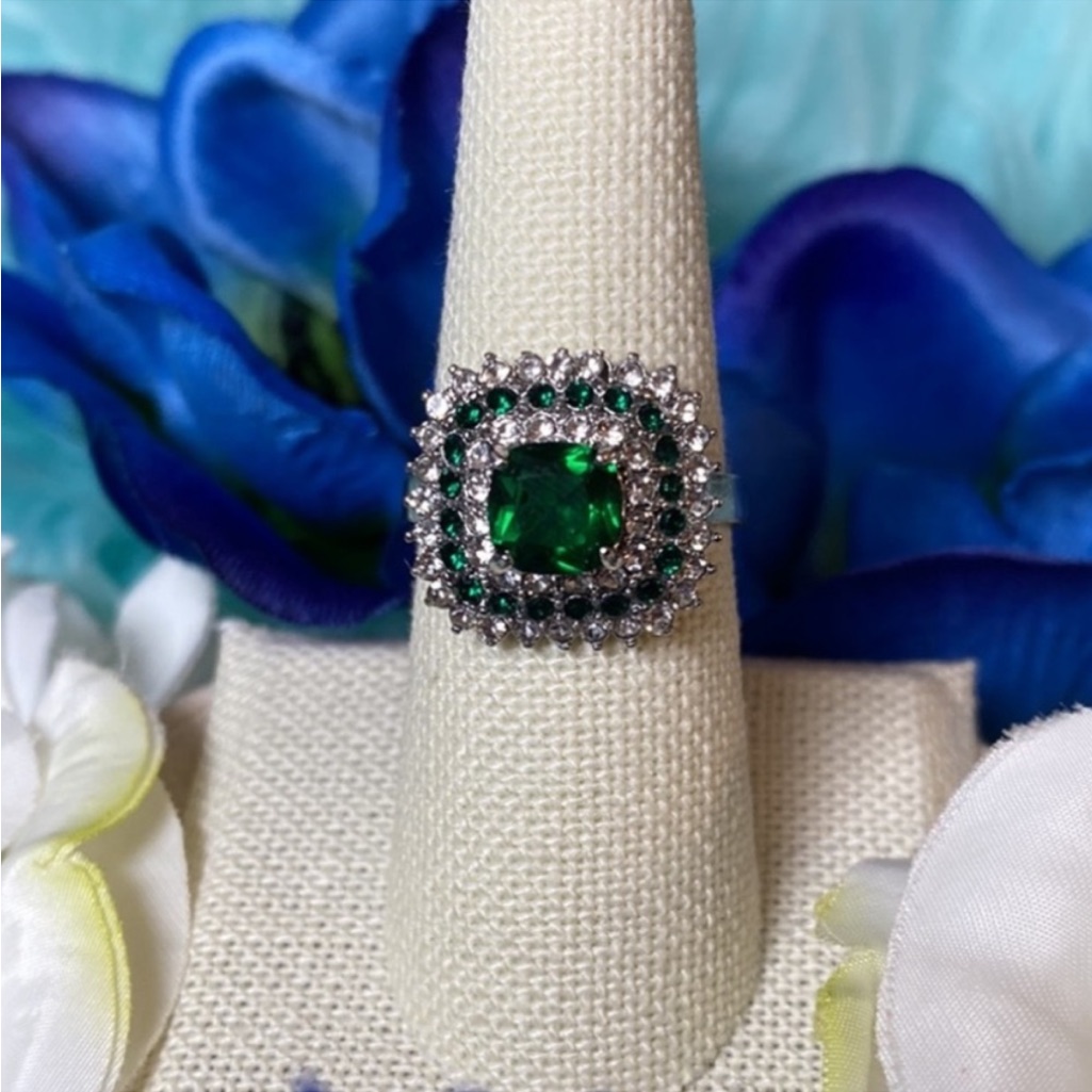 Halo Ring Emerald Green & White Cz Diamond Sz 7 New!